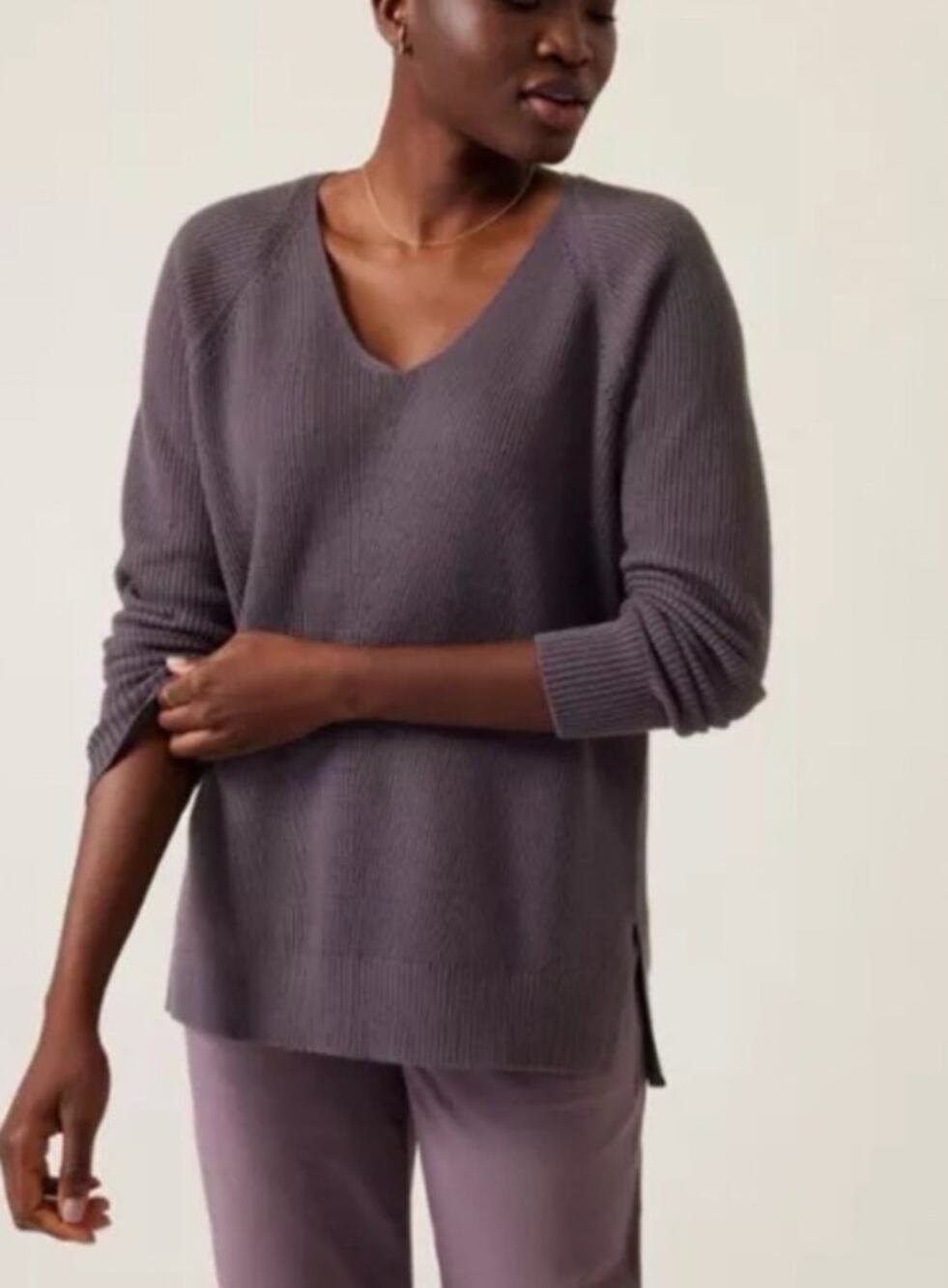 ATHLETA Hanover V Neck Fine Merino Wool Sweater Dusk Violet Purple Small S
